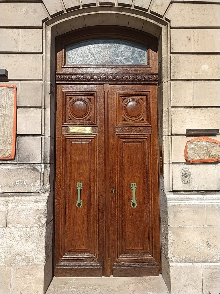 Porte d'entrée vernie