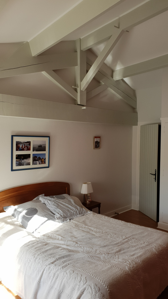 CHAMBRE peinture poutres, porte et murs